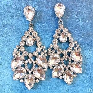 Cherryl’s Jewelry - NEW STOCK Dramatic Clear Chandelier Earrings Cherryl’s Jewelry - NEW STOCK Dramatic Clear Chandelier Earrings